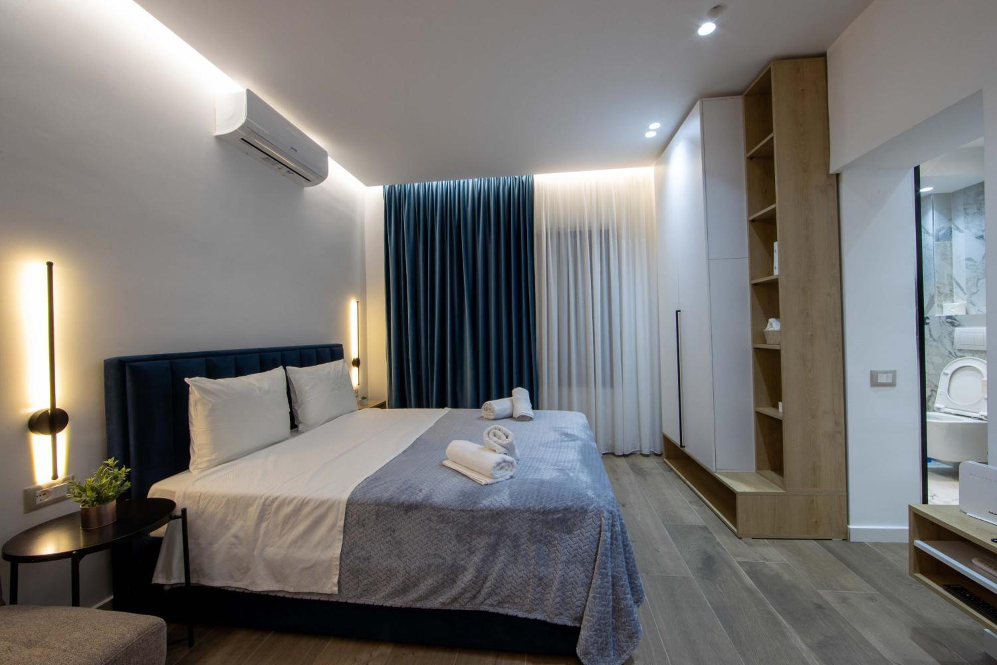 Niki'S Apartments Tirana Esterno foto
